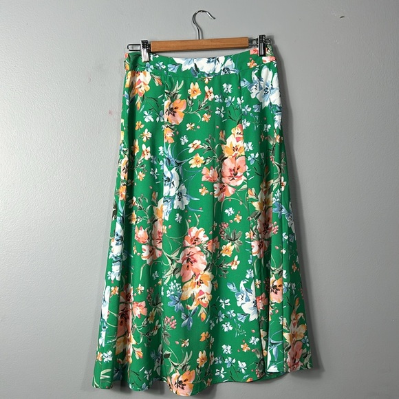 LOFT Green Floral Print Holiday Flared Skirt size 2 - Picture 8 of 9
